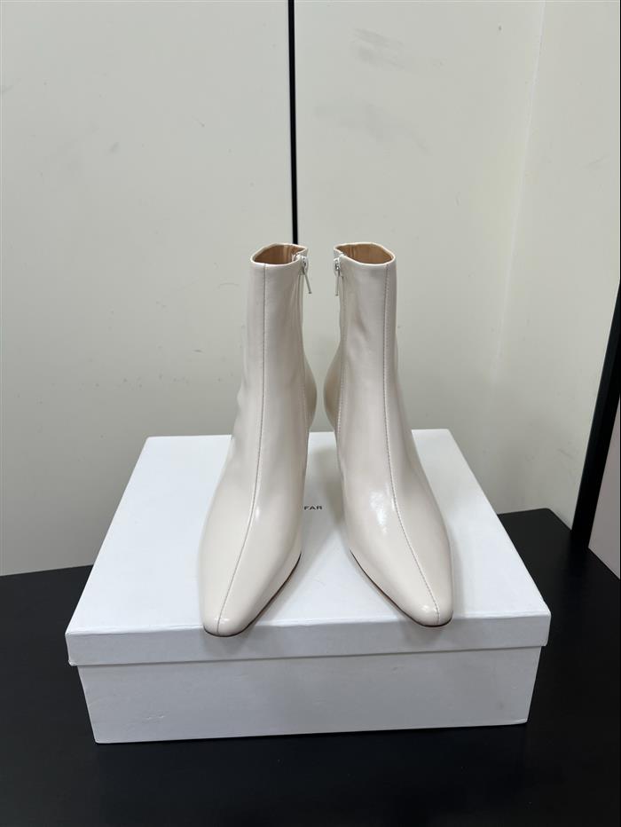 2025112817433187 390